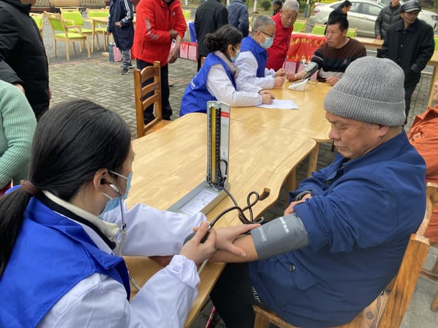 江西永新：学雷锋文明实践走进敬老院 温情服务暖人心